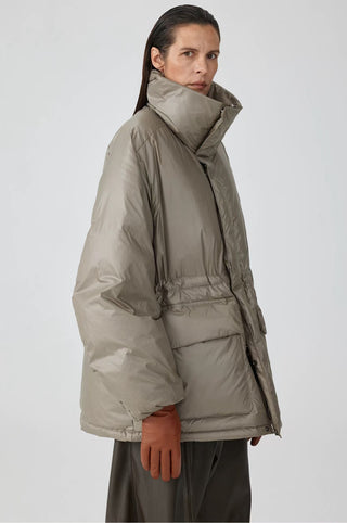 Simple Project Stand Collar Down Jacket