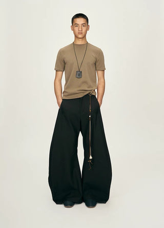 Pleated Relaxed Capri Pants-Black