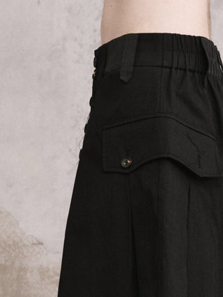 ILNya Pleated Knee-Length Shorts