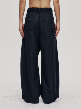 Soft Curve Pleated Trousers