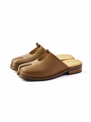 6CRAYON Tabi Mule Slides-Brown