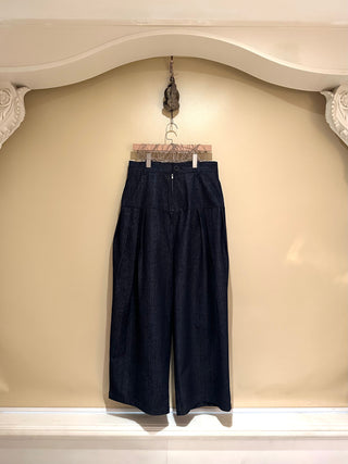 Conchoboe Pleated Pants-Navy