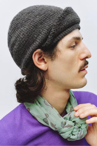 Simple Project Short Brim Beanie